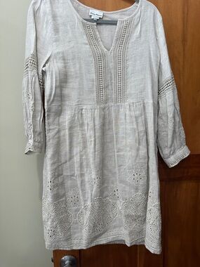 Tommy Bahama M tan Linen-Blend Embroidered dress, new un worn